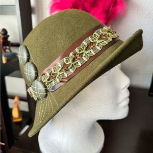 Charleston Couture Green Wool Button Hat